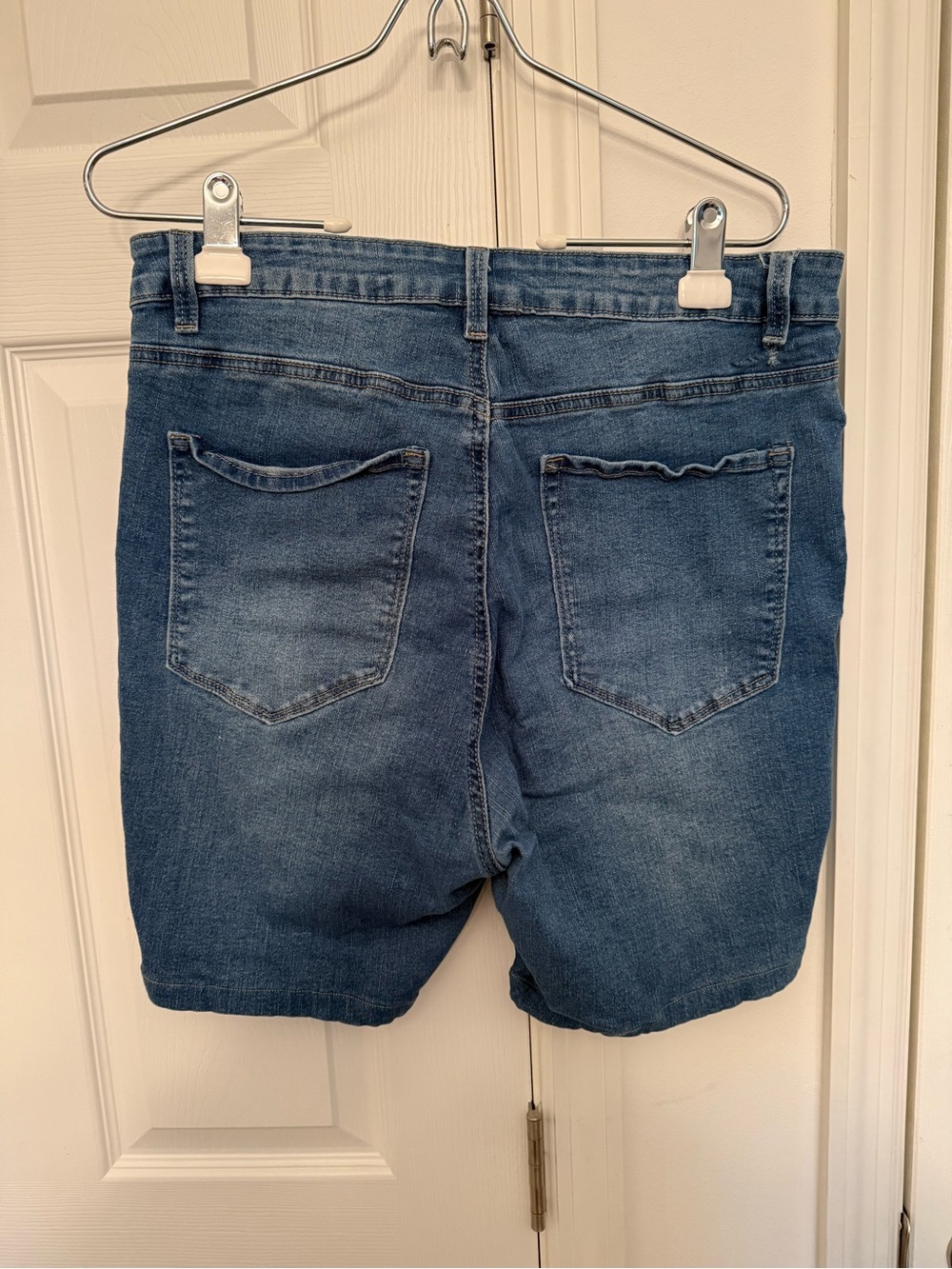 Rue21 Medium Blue Denim Shorts with Branded Button - Picture 3 of 4
